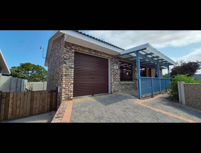 2 BEDROOM HOUSE FOR SALE IN DANA BAY